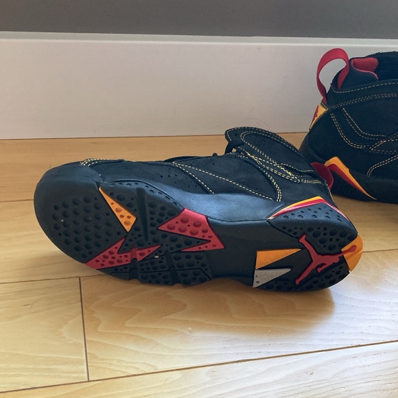 Air Jordan 7 Retro Hightop Sneakers - Picture 2 of 4